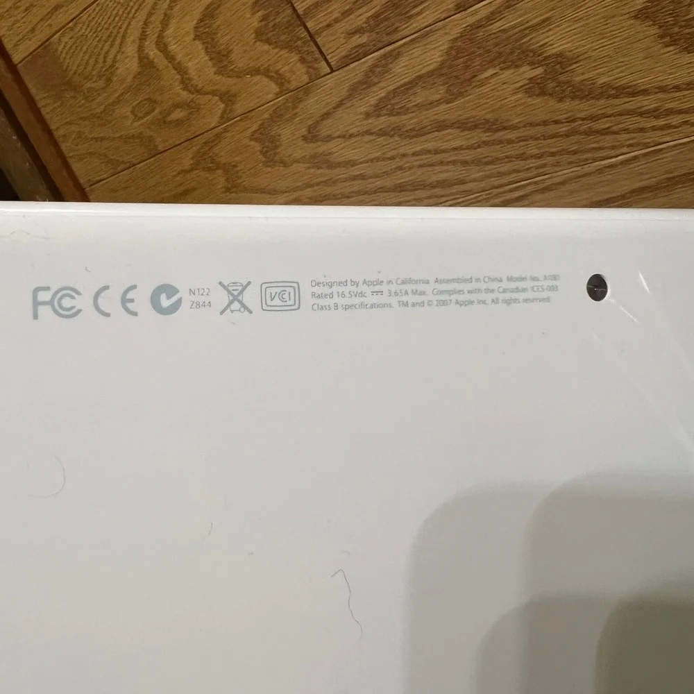 Apple MacBook A1181 13